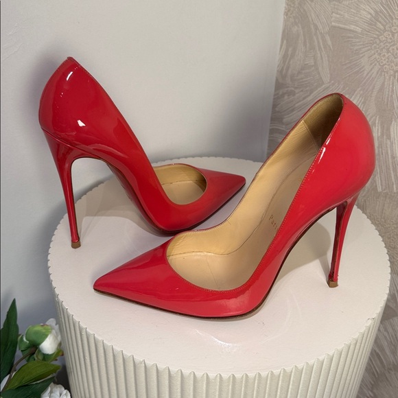 Christian Louboutin Pink Patent Leather Pumps – Red Sole - Picture 4 of 4